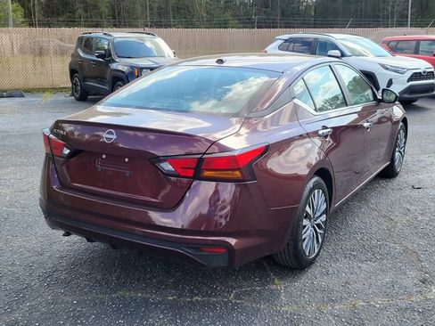 Used 2025 Nissan Altima 2.5 SV image 2