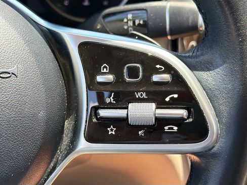 Used 2022 Mercedes-Benz GLC 300 image 17