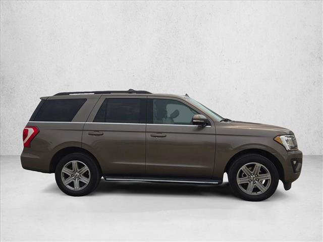 Used 2018 Ford Expedition XLT w/ Equipment Group 202A RWD image 4