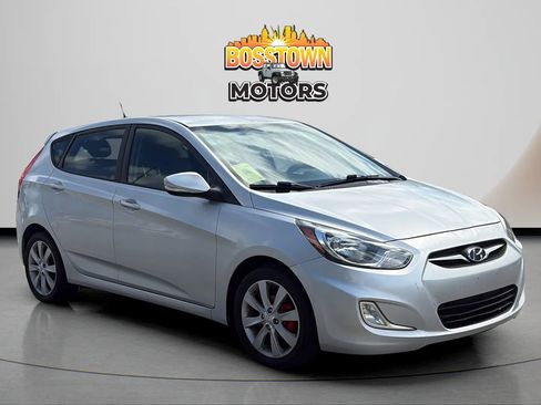 Used 2013 Hyundai Accent SE FWD image 11