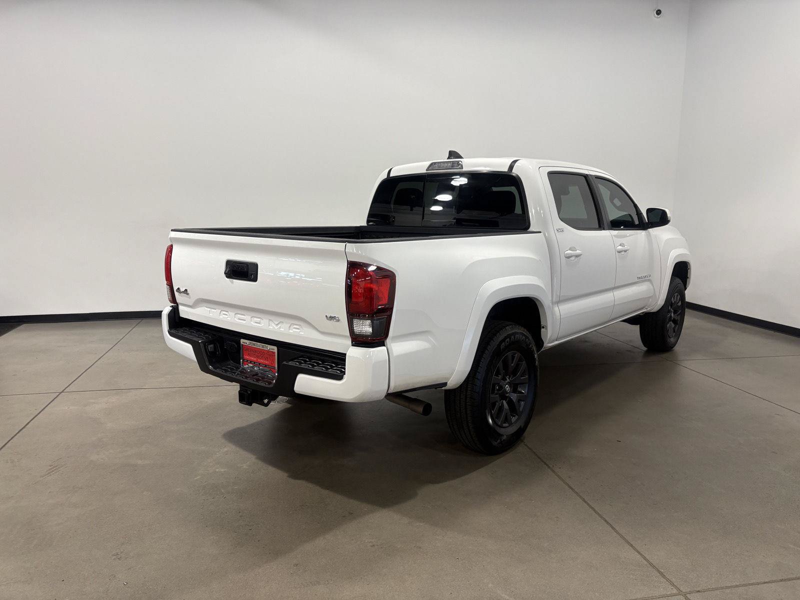 Used 2023 Toyota Tacoma SR5 w/ Technology Package AWD/4WD image 3