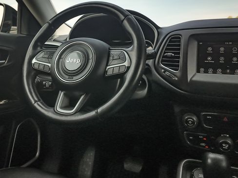 Used 2019 Jeep Compass Latitude w/ Cold Weather Group image 5