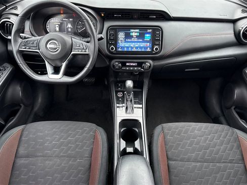 Used 2024 Nissan Kicks SR image 18