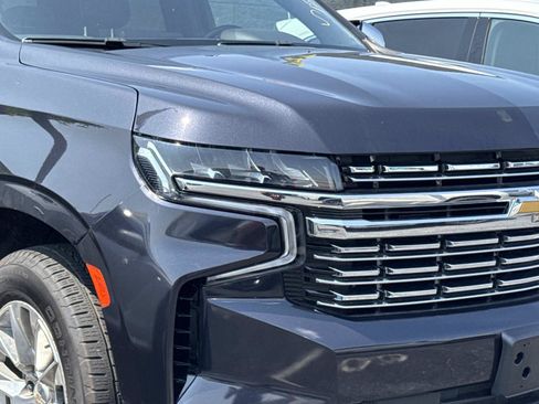 Used 2023 Chevrolet Suburban Premier AWD/4WD image 4