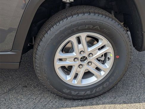 New 2025 Jeep Grand Cherokee Laredo image 39