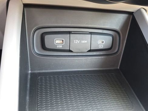 Certified 2024 Hyundai Venue SEL FWD image 15