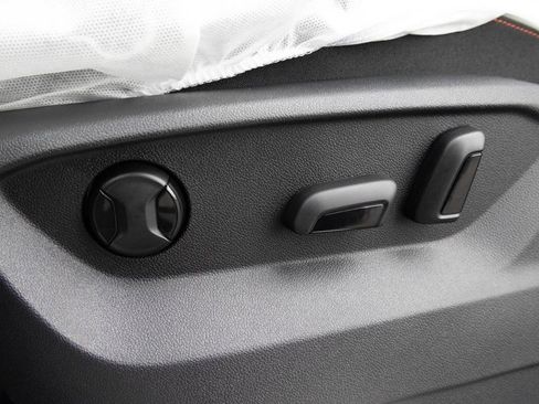 New 2026 Volkswagen Atlas Peak Edition image 17