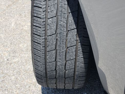 Used 2024 Ford Expedition Limited RWD image 11