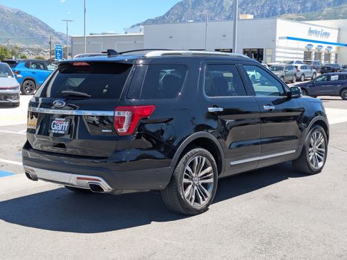 Used 2017 Ford Explorer Platinum AWD/4WD image 3