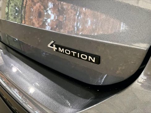 Used 2025 Volkswagen Taos SEL w/ Black Wheel Plus Package image 33