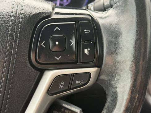 Used 2018 Toyota Highlander Limited Platinum image 28