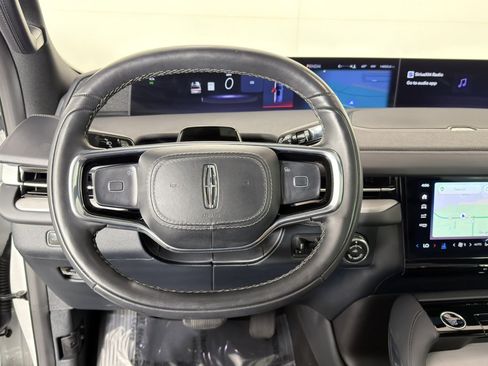 Used 2025 Lincoln Navigator L Reserve w/ Jet Appearance Package AWD/4WD image 14