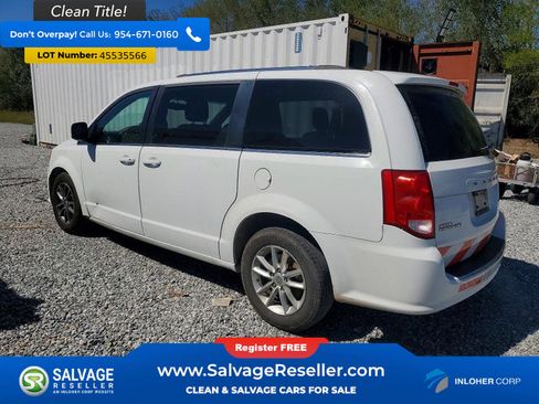 Used 2018 Dodge Grand Caravan SXT image 3