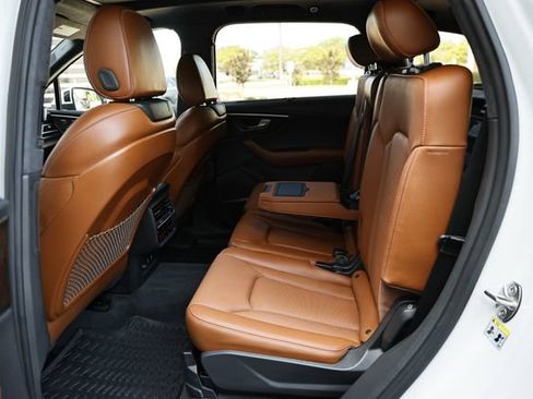 Used 2025 Audi Q7 3.0T Prestige AWD/4WD image 26