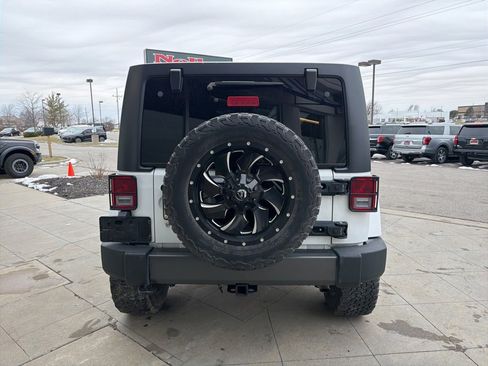 Used 2017 Jeep Wrangler Unlimited Sport image 8
