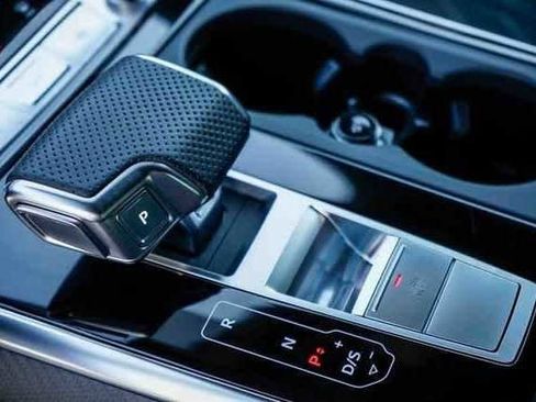 Used 2024 Audi SQ8 Prestige image 21