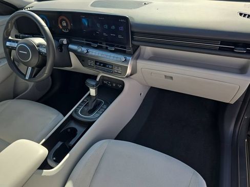 Used 2024 Hyundai Kona SEL FWD image 11