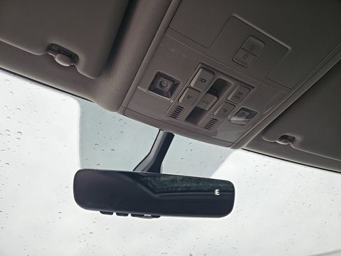 Used 2023 Volkswagen Atlas SE w/ Panoramic Sunroof Package FWD image 49