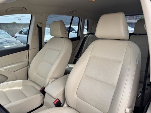Used 2016 Volkswagen Tiguan S FWD image 38