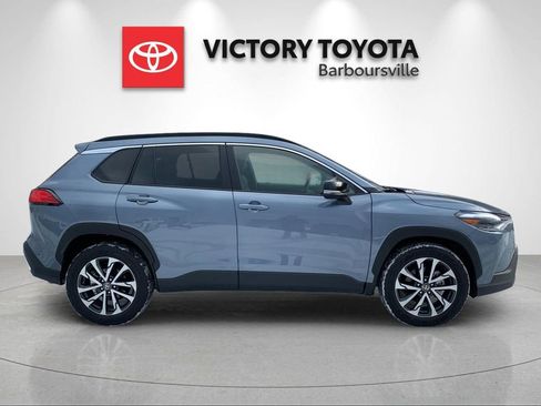 Used 2025 Toyota Corolla Cross XLE image 6