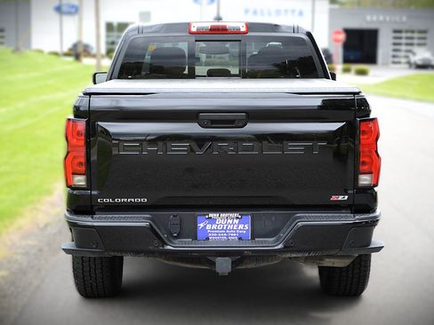 Used 2023 Chevrolet Colorado Z71 w/ Z71 Convenience Package 2 AWD/4WD image 6
