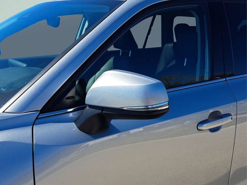 Used 2025 Toyota Grand Highlander AWD image 11