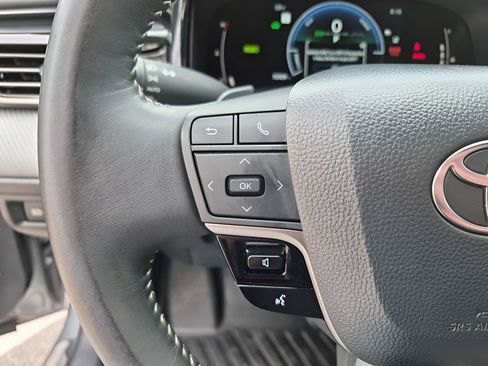 Used 2025 Toyota Camry SE w/ Convenience Package image 33