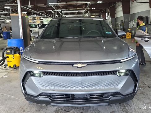 Used 2025 Chevrolet Equinox EV LT FWD image 7