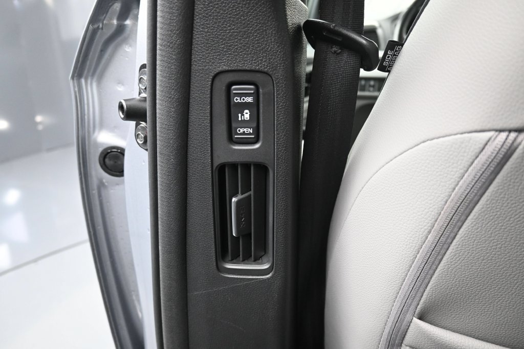 Used 2024 Honda Odyssey Elite image 25