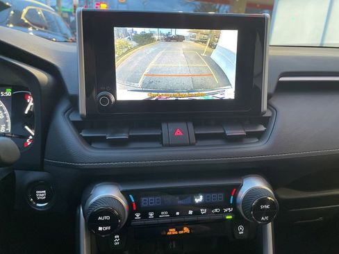 Used 2025 Toyota RAV4 XLE image 22