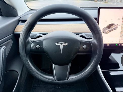 Used 2018 Tesla Model 3 Long Range RWD image 13