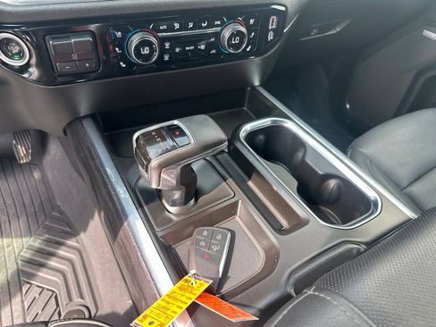 Used 2024 Chevrolet Silverado 1500 LTZ AWD/4WD image 17