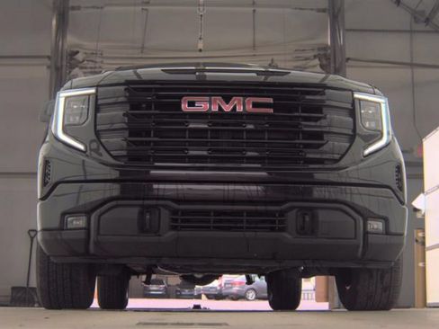 Used 2024 GMC Sierra 1500 Elevation AWD/4WD image 3