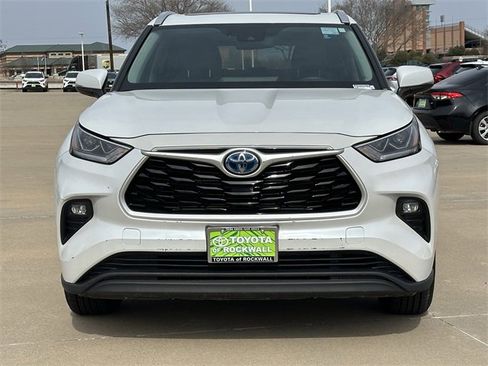 Used 2023 Toyota Highlander Bronze Edition image 3