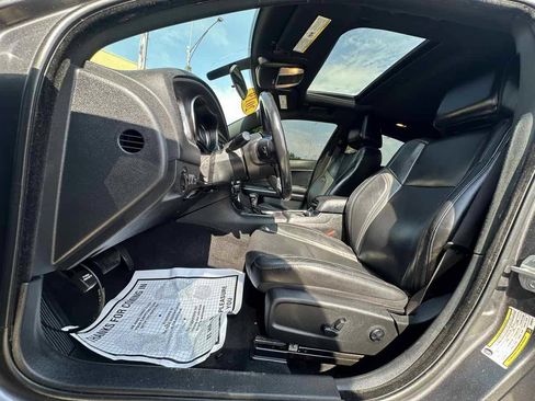 Used 2019 Dodge Charger SXT w/ Leather Interior Group RWD image 11