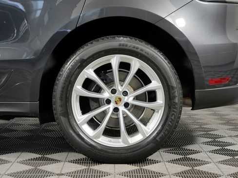 Certified 2023 Porsche Macan Turbo AWD/4WD image 12