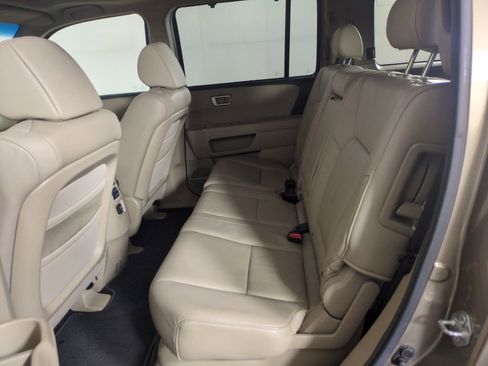 Used 2010 Honda Pilot Touring image 24