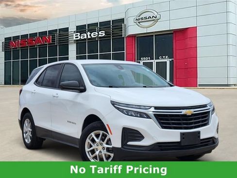 Used 2022 Chevrolet Equinox LS w/ LS Convenience Package AWD/4WD image 1
