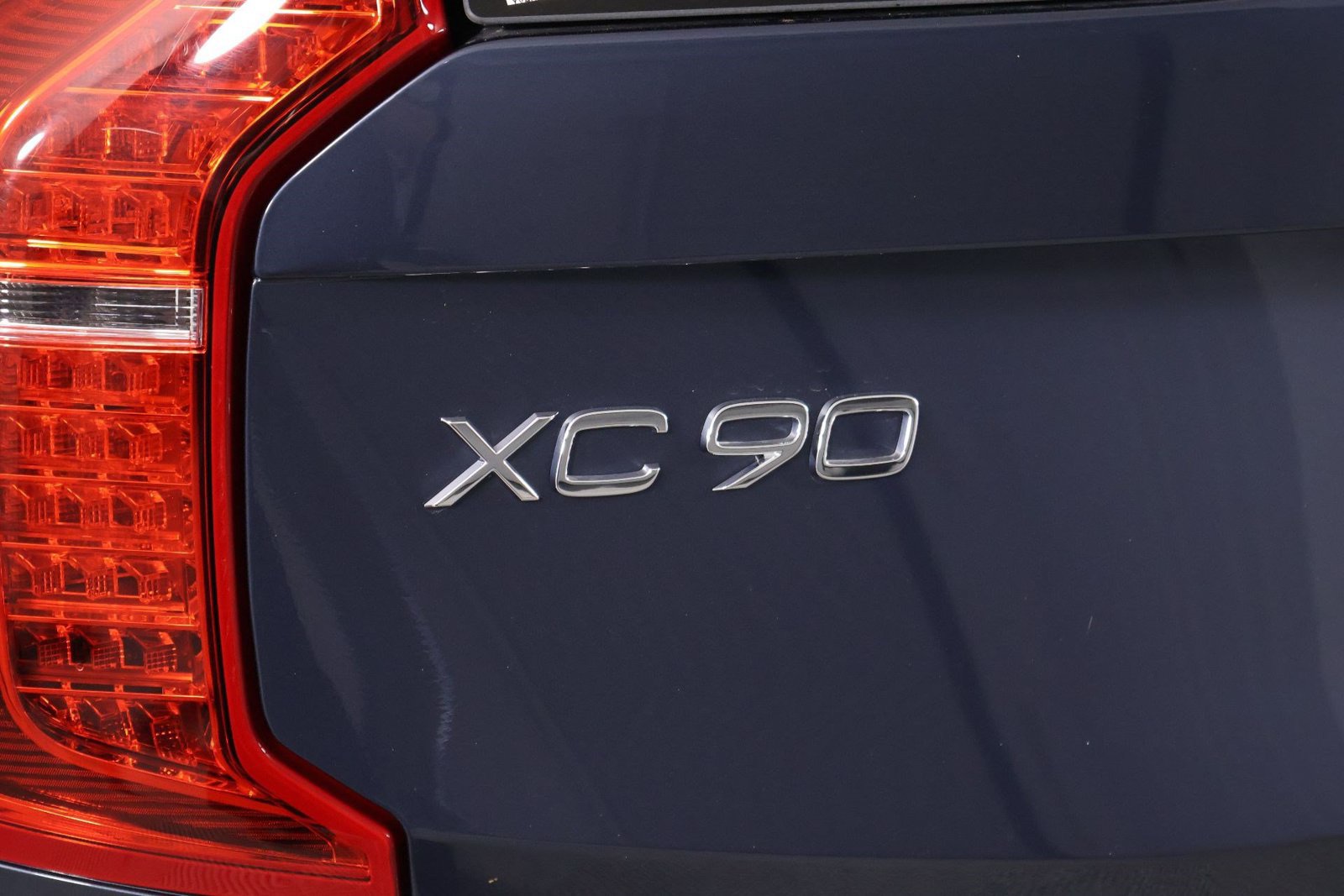 Used 2025 Volvo XC90 T8 Plus AWD/4WD image 19