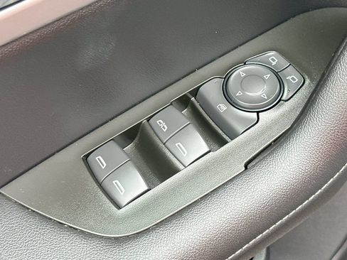 Certified 2025 Chevrolet Blazer LT FWD image 17