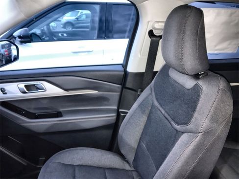 New 2026 Ford Explorer Active image 24