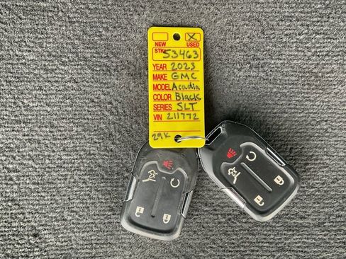 Used 2023 GMC Acadia SLT w/ Preferred Package image 24