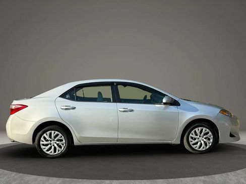 Used 2018 Toyota Corolla LE FWD image 10