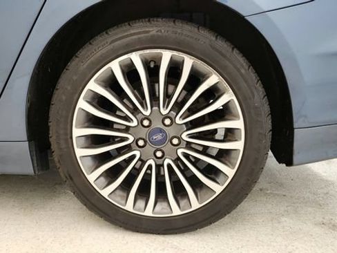 Used 2018 Ford Fusion Titanium AWD/4WD image 23