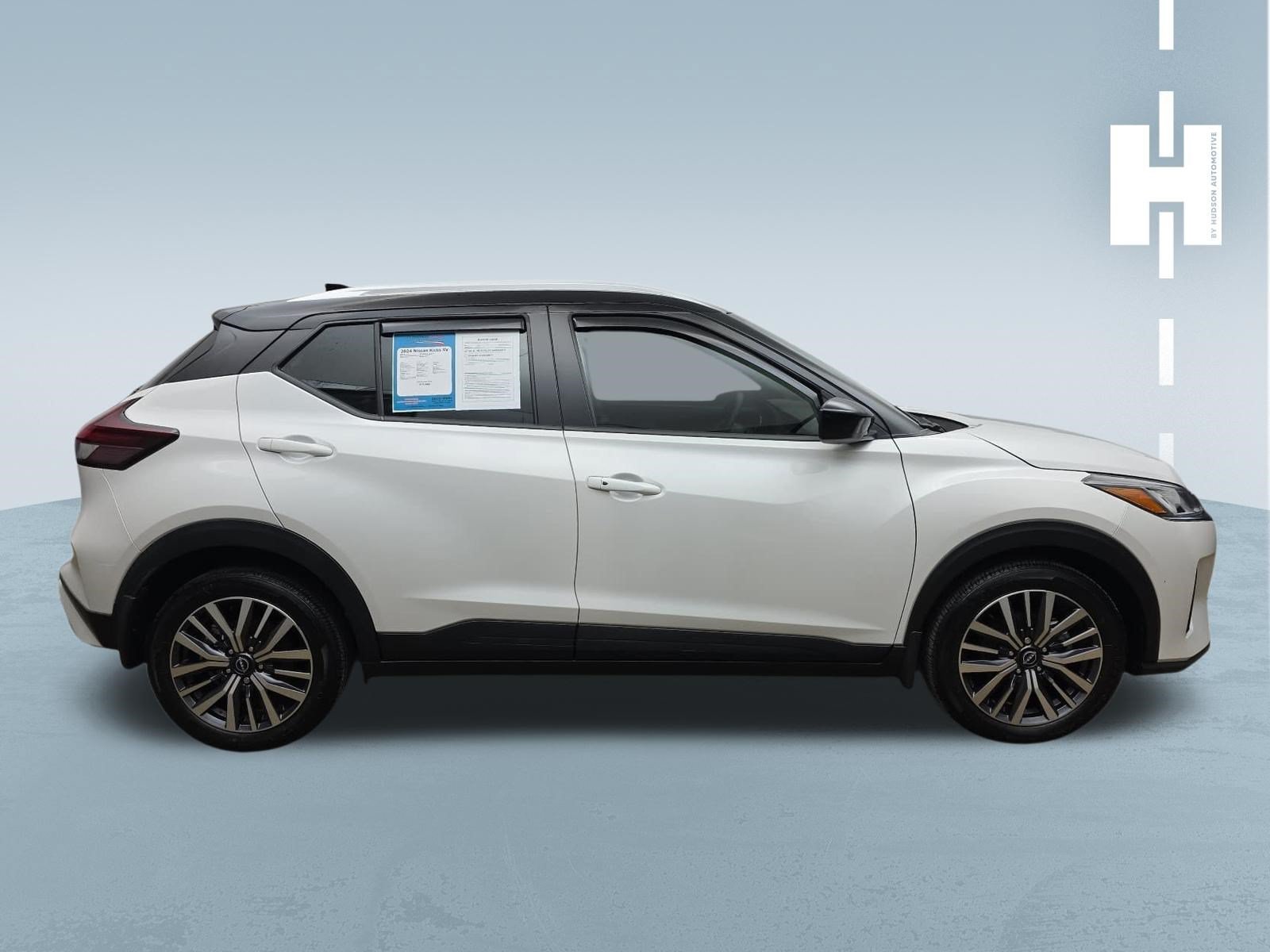 Used 2024 Nissan Kicks SV FWD image 3