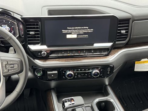 New 2026 GMC Sierra 1500 Elevation w/ LPO, Elevation Black Package image 16