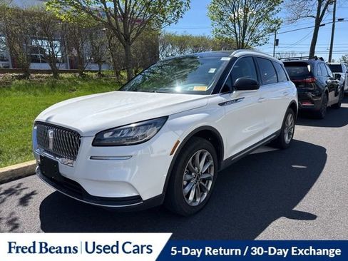 Used 2022 Lincoln Corsair AWD w/ Premium Package image 3