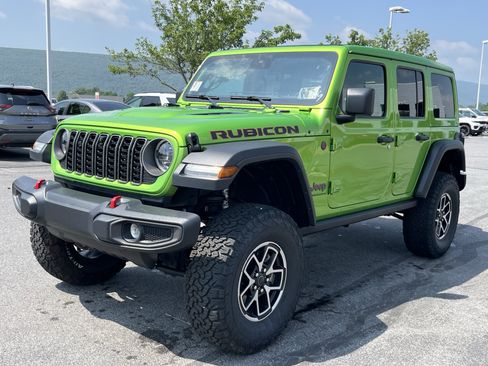 Used 2025 Jeep Wrangler Unlimited Rubicon w/ Safety Group AWD/4WD image 5
