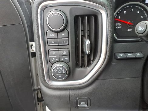 Used 2019 Chevrolet Silverado 1500 High Country image 17