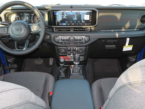 New 2025 Jeep Gladiator Rubicon w/ Convenience Group image 20